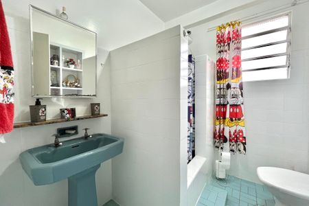 Casa à venda com 120m², 2 quartos e 2 vagas Casa à venda com 120m², 2 quartos e 2 vagasBanheiro