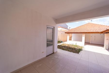 Casa para alugar com 200m², 3 quartos e 3 vagas Casa para alugar com 200m², 3 quartos e 3 vagasEdícula