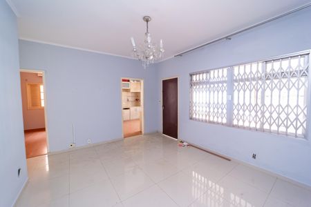 Casa para alugar com 200m², 3 quartos e 3 vagas Casa para alugar com 200m², 3 quartos e 3 vagasSala