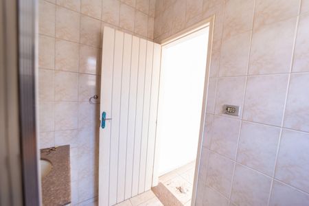 Casa para alugar com 200m², 3 quartos e 3 vagas Casa para alugar com 200m², 3 quartos e 3 vagasBanheiro da Edícula