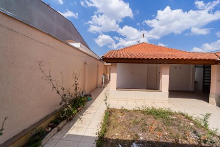 Casa para alugar com 200m², 3 quartos e 3 vagas Casa para alugar com 200m², 3 quartos e 3 vagasQuintal