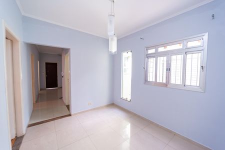 Casa para alugar com 200m², 3 quartos e 3 vagas Casa para alugar com 200m², 3 quartos e 3 vagasSala de Jantar