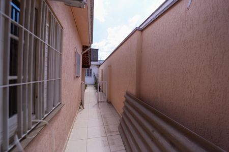 Casa para alugar com 200m², 3 quartos e 3 vagas Casa para alugar com 200m², 3 quartos e 3 vagasCorredor Lateral