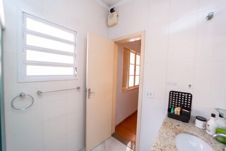 Casa para alugar com 200m², 3 quartos e 3 vagas Casa para alugar com 200m², 3 quartos e 3 vagasBanheiro da Suíte 1