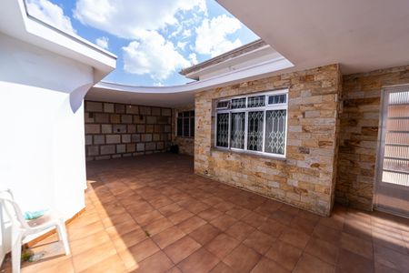 Casa para alugar com 200m², 3 quartos e 3 vagas Casa para alugar com 200m², 3 quartos e 3 vagasGaragem