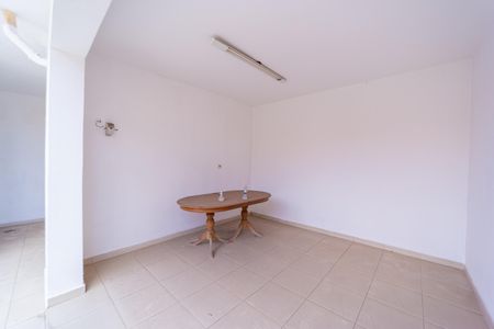 Casa para alugar com 200m², 3 quartos e 3 vagas Casa para alugar com 200m², 3 quartos e 3 vagasEdícula