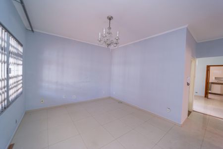 Casa para alugar com 200m², 3 quartos e 3 vagas Casa para alugar com 200m², 3 quartos e 3 vagasSala