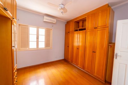 Casa para alugar com 200m², 3 quartos e 3 vagas Casa para alugar com 200m², 3 quartos e 3 vagasSuíte 1