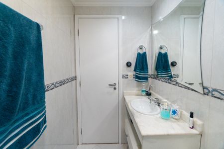 Apartamento à venda com 176m², 4 quartos e 3 vagasBanheiro 1
