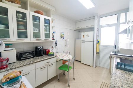 Apartamento à venda com 176m², 4 quartos e 3 vagasCozinha