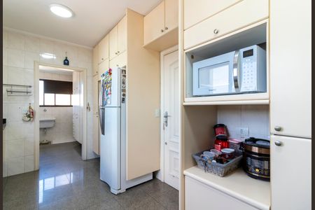 Apartamento à venda com 216m², 3 quartos e 4 vagas Apartamento à venda com 216m², 3 quartos e 4 vagasCozinha