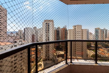 Apartamento à venda com 216m², 3 quartos e 4 vagas Apartamento à venda com 216m², 3 quartos e 4 vagasVaranda da Sala de Estar