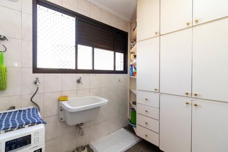 Apartamento à venda com 216m², 3 quartos e 4 vagas Apartamento à venda com 216m², 3 quartos e 4 vagasÁrea de Serviço