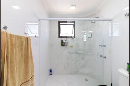 Apartamento à venda com 216m², 3 quartos e 4 vagas Apartamento à venda com 216m², 3 quartos e 4 vagasBanheiro da Suíte 1