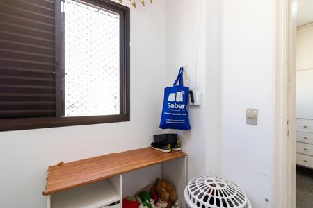 Apartamento à venda com 216m², 3 quartos e 4 vagas Apartamento à venda com 216m², 3 quartos e 4 vagasQuarto de Serviço