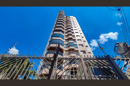 Apartamento à venda com 216m², 3 quartos e 4 vagas Apartamento à venda com 216m², 3 quartos e 4 vagasFachada do Prédio