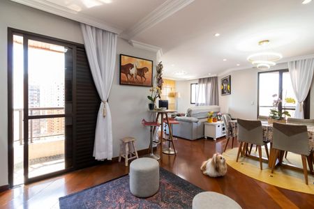 Apartamento à venda com 216m², 3 quartos e 4 vagas Apartamento à venda com 216m², 3 quartos e 4 vagasSala de Visitas