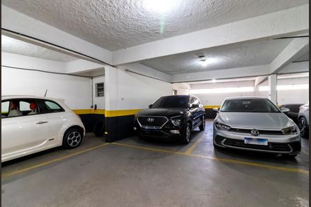 Apartamento à venda com 216m², 3 quartos e 4 vagas Apartamento à venda com 216m², 3 quartos e 4 vagasGaragem - Vaga 1