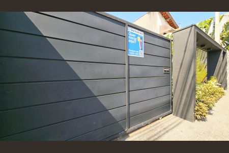 Casa à venda com 99m², 2 quartos e 12 vagasFachada