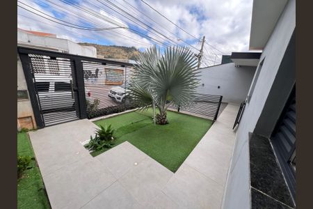 Casa à venda com 99m², 2 quartos e 12 vagasJardim