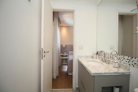 Apartamento à venda com 122m², 3 quartos e 2 vagasBanheiro da Suíte 1