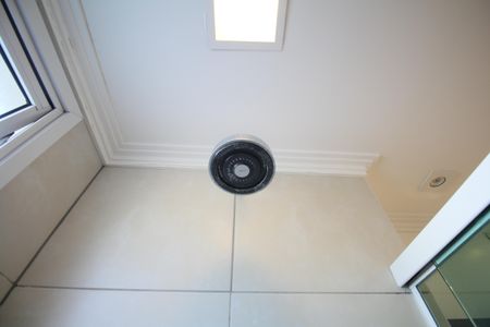 Apartamento à venda com 122m², 3 quartos e 2 vagasBanheiro da Suíte 2 - Chuveiro