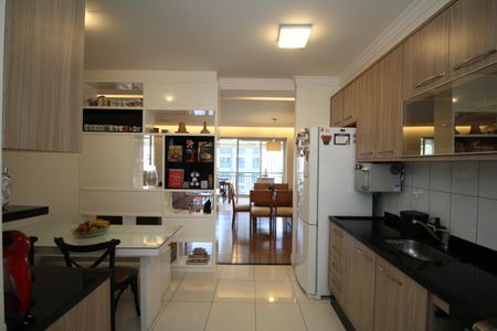 Apartamento à venda com 122m², 3 quartos e 2 vagasCozinha