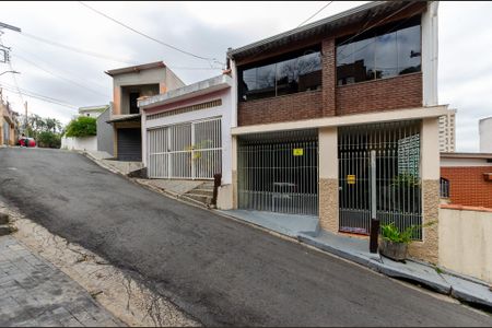 Casa à venda com 144m², 2 quartos e 1 vaga Casa à venda com 144m², 2 quartos e 1 vagaFachada