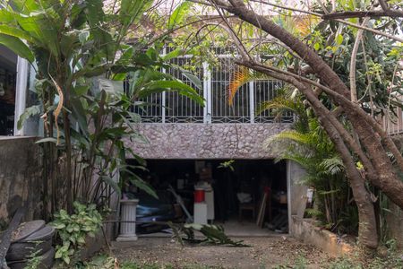 Casa à venda com 170m², 4 quartos e 8 vagasFachada