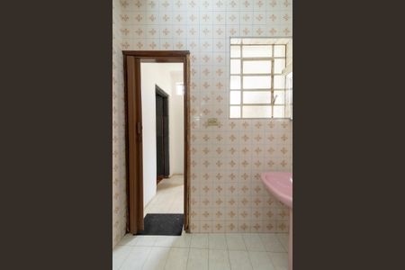 Casa à venda com 170m², 4 quartos e 8 vagasBanheiro 2