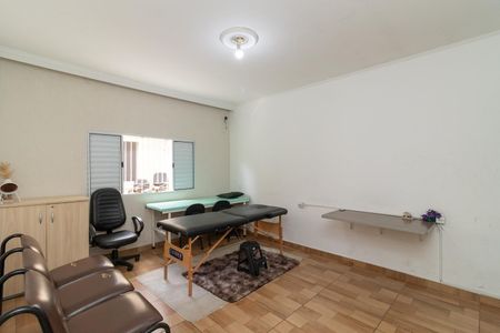 Casa à venda com 170m², 4 quartos e 8 vagasSuíte