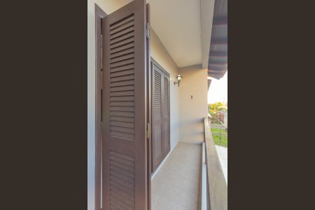 Casa para alugar com 350m², 6 quartos e 4 vagas Casa para alugar com 350m², 6 quartos e 4 vagasSacada do Quarto 4