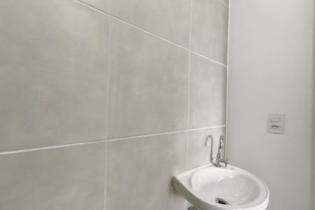 Apartamento à venda com 39m², 2 quartos e sem vaga Apartamento à venda com 39m², 2 quartos e sem vagaBanheiro