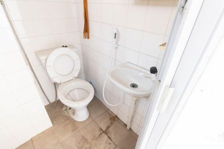 Casa de condomínio para alugar com 127m², 2 quartos e 3 vagasBanheiro de Serviço