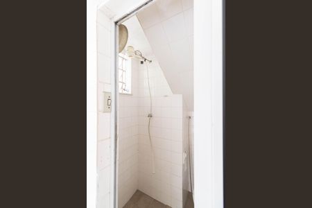 Casa de condomínio para alugar com 127m², 2 quartos e 3 vagasBanheiro de Serviço