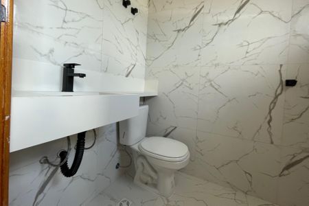 Casa para alugar com 134m², 2 quartos e 4 vagasBanheiro quarto 1