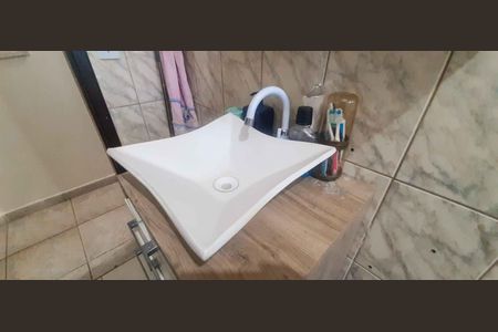 Casa à venda com 70m², 3 quartos e 8 vagasBanheiro dos Quartos