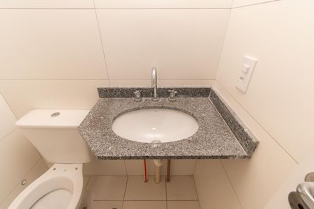 Apartamento à venda com 45m², 2 quartos e 1 vaga Apartamento à venda com 45m², 2 quartos e 1 vagaBanheiro