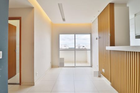 Sala de apartamento para alugar com 2 quartos, 68m² em Jardim Holanda, Uberlândia