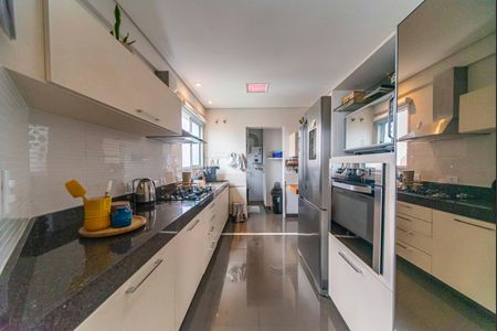 Apartamento à venda com 160m², 3 quartos e 3 vagas Apartamento à venda com 160m², 3 quartos e 3 vagasCozinha