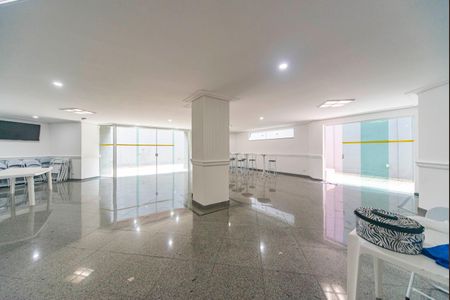 Apartamento à venda com 160m², 3 quartos e 3 vagas Apartamento à venda com 160m², 3 quartos e 3 vagasÁrea comum - Salão de festas