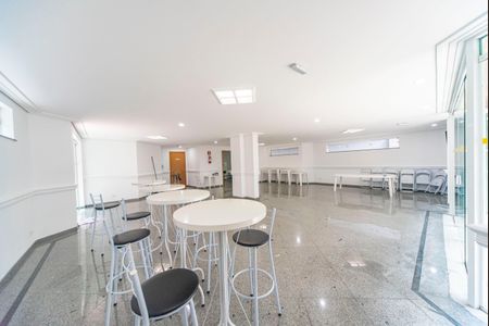 Apartamento à venda com 160m², 3 quartos e 3 vagas Apartamento à venda com 160m², 3 quartos e 3 vagasÁrea comum - Salão de festas
