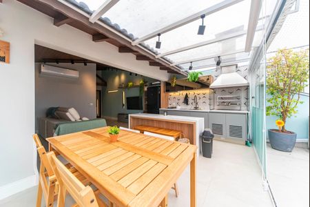 Apartamento à venda com 160m², 3 quartos e 3 vagas Apartamento à venda com 160m², 3 quartos e 3 vagasÁrea Gourmet