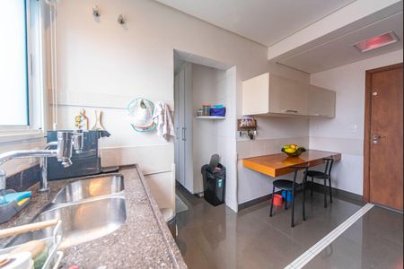 Apartamento à venda com 160m², 3 quartos e 3 vagas Apartamento à venda com 160m², 3 quartos e 3 vagasCozinha