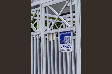 Apartamento à venda com 160m², 3 quartos e 3 vagas Apartamento à venda com 160m², 3 quartos e 3 vagasPlaca Instalada na Fachada