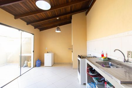 Casa de condomínio à venda com 100m², 3 quartos e 3 vagas Casa de condomínio à venda com 100m², 3 quartos e 3 vagasCozinha