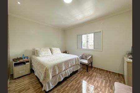 Casa à venda com 218m², 3 quartos e 1 vagaQuarto 1