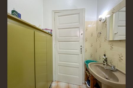 Casa à venda com 218m², 3 quartos e 1 vagaBanheiro 2