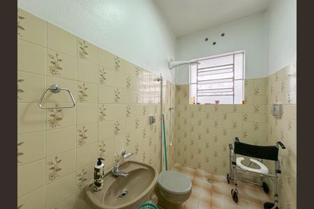 Casa à venda com 218m², 3 quartos e 1 vagaBanheiro 2