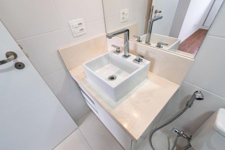 Apartamento à venda com 68m², 2 quartos e 2 vagas Apartamento à venda com 68m², 2 quartos e 2 vagasBanheiro da suíte
